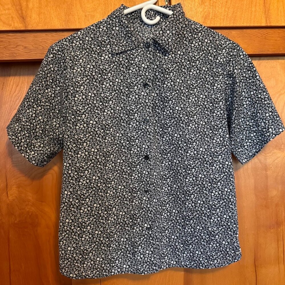 H&M Small Floral Print Short Sleeve Cropped Button-Down Shirt